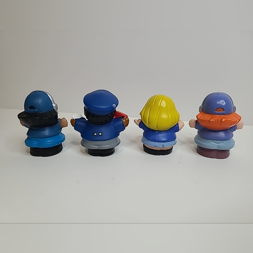 Fisher Price Little People Airport Airplane Helicopter Pilot Figures Lot of 4 - Picture 2 of 2